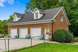 6352 Turnpike Rd, High Point, NC 27263 - Photo 36