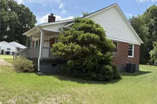 206 Grover St, Winston-Salem, NC 27101 - Photo 2