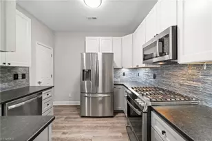 5817 Fox Point Cir, Winston-Salem, NC 27104 - Photo 12