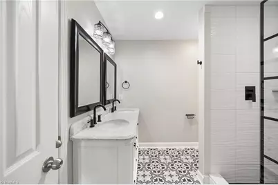 5817 Fox Point Circle, Winston-Salem, NC 27104 - Photo 32