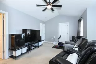 1921 B Fleming Rd, Greensboro, NC 27410 - Photo 18
