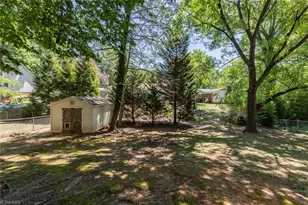 5406 Courtfield Dr, Greensboro, NC 27455 - Photo 46
