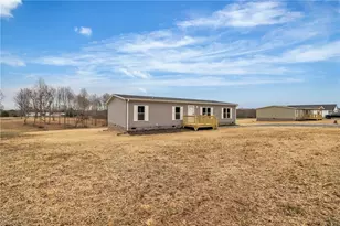 275 Carlton Rd, Boomer, NC 28606 - Photo 2