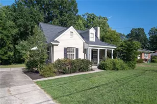 902 Josephine Boyd St, Greensboro, NC 27408 - Photo 2