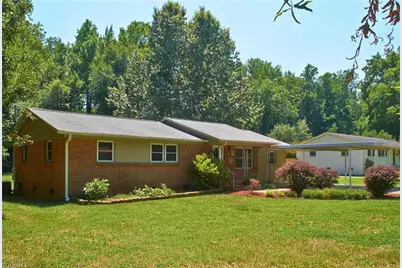 116 Bridlewood Avenue, High Point, NC 27265 - Photo 2