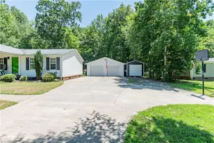 445 Lester Dr, Lexington, NC 27292 - Photo 4