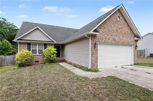 117 Valentine Ct, Greensboro, NC 27405 - Photo 2
