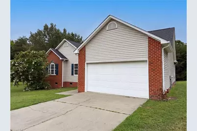 4100 Birchgarden Drive, High Point, NC 27265 - Photo 18