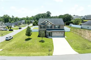 438 Bald Cypress Dr, Winston-Salem, NC 27127 - Photo 2
