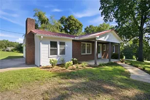 3123 Castle Ave, Hickory, NC 28601 - Photo 2