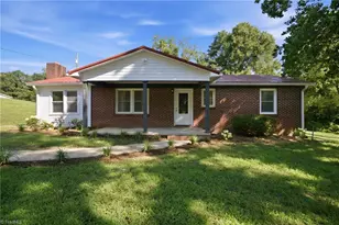 3123 Castle Ave, Hickory, NC 28601 - Photo 1