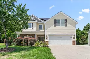 2026 Heron Pointe Dr, Whitsett, NC 27377 - Photo 2