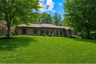 913 Colonial Heights, North Wilkesboro, NC 28659 - Photo 2