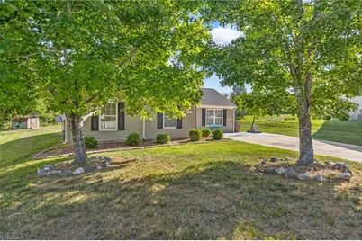 3505 Throughbrook Court, Greensboro, NC 27405 - Photo 4