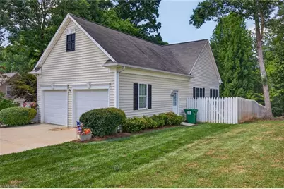 208 Cotswold Lane, King, NC 27021 - Photo 4