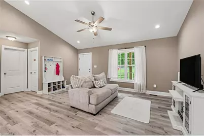 344 Springs Grove Lane, Thomasville, NC 27360 - Photo 4