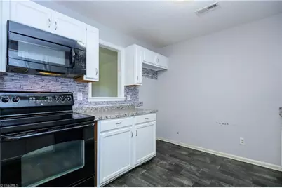 2624 Guyer Street #2B, High Point, NC 27265 - Photo 6