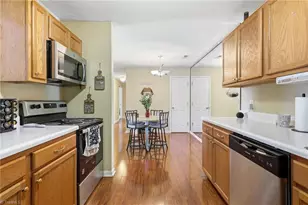 903 Hanahan Ct, Greensboro, NC 27409 - Photo 10