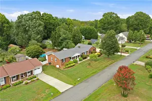 813 Hillcrest Dr, Gibsonville, NC 27249 - Photo 6