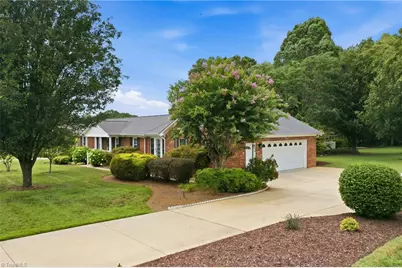 813 Hillcrest Drive, Gibsonville, NC 27249 - Photo 4