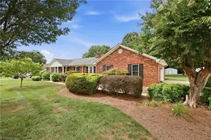 813 Hillcrest Dr, Gibsonville, NC 27249 - Photo 2