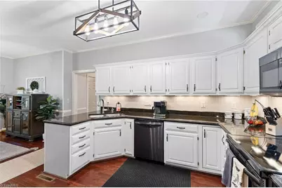 237 Village Green Square, Winston-Salem, NC 27104 - Photo 12
