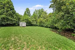 1004 Onslow Dr, Greensboro, NC 27408 - Photo 18