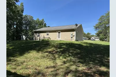 111 Dundee Court, Maiden, NC 28650 - Photo 4