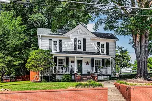 712 Liberty St, Ramseur, NC 27316 - Photo 2