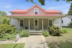 410 W Lee St, Mebane, NC 27302 - Photo 1