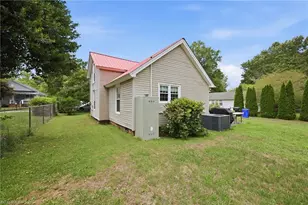 410 W Lee St, Mebane, NC 27302 - Photo 20
