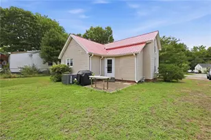 410 W Lee St, Mebane, NC 27302 - Photo 18