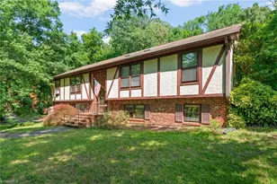 601 Burning Bush Dr, Pleasant Garden, NC 27313 - Photo 2