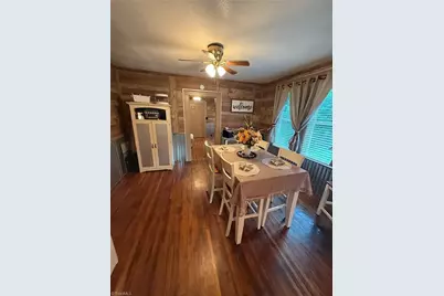 409 E Oak Street, Mount Airy, NC 27030 - Photo 8