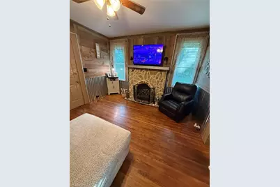 409 E Oak Street, Mount Airy, NC 27030 - Photo 18