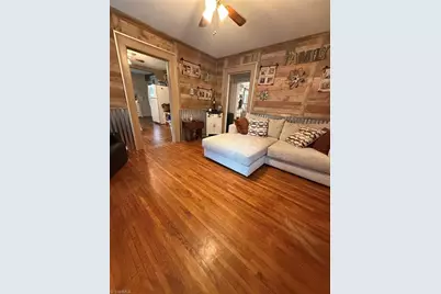 409 E Oak Street, Mount Airy, NC 27030 - Photo 4