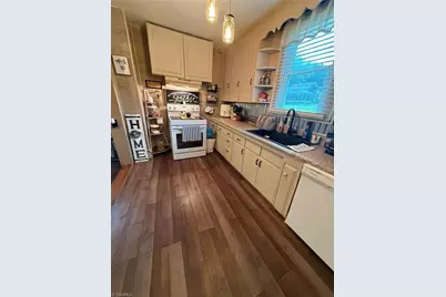 409 E Oak Street, Mount Airy, NC 27030 - Photo 6