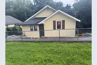 409 E Oak Street, Mount Airy, NC 27030 - Photo 2