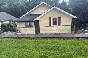 409 E Oak St, Mount Airy, NC 27030 - Photo 2