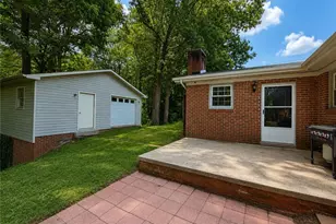 364 Sherwood Forest Dr, North Wilkesboro, NC 28659 - Photo 4