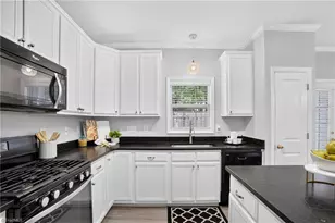 4405 Baylor St, Greensboro, NC 27455 - Photo 12