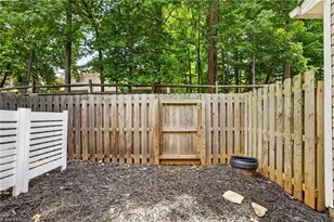 4405 Baylor St, Greensboro, NC 27455 - Photo 32