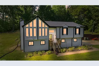 160 Puck Lane, Thomasville, NC 27360 - Photo 2