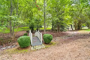 5605 Wildrose Dr, Greensboro, NC 27410 - Photo 46