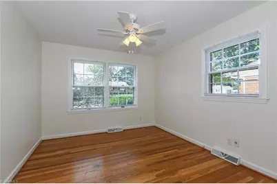 2306 Cherokee Drive, Greensboro, NC 27408 - Photo 18