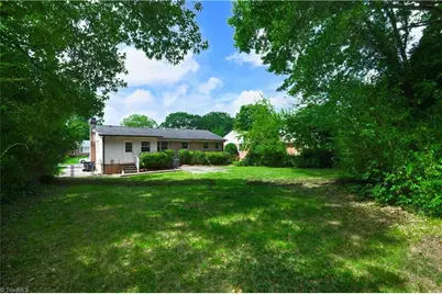 2306 Cherokee Drive, Greensboro, NC 27408 - Photo 28