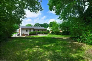 2306 Cherokee Dr, Greensboro, NC 27408 - Photo 28