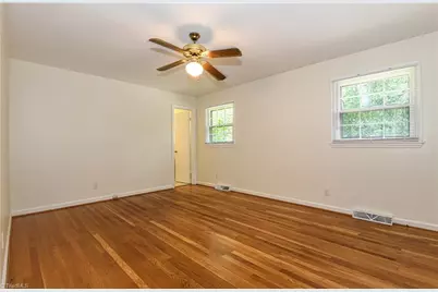 2306 Cherokee Drive, Greensboro, NC 27408 - Photo 22