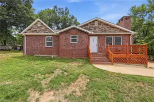 235 Quail Dr, Winston-Salem, NC 27105 - Photo 2
