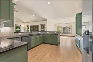 4045 Clapp Mill Rd, Burlington, NC 27215 - Photo 6